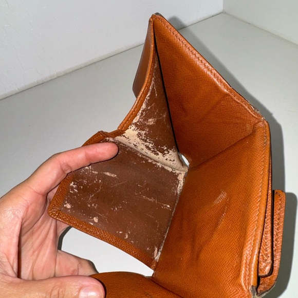 AUTHENTIC Louis Vuitton Monogram Wallet - Picture 9 of 9